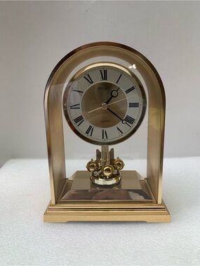 Seiko Gold Tone Mantel Clock with Rotating Pendulum Japan
